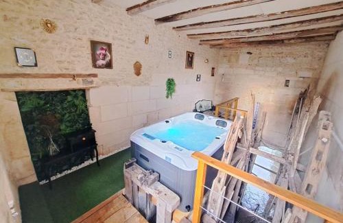 Champagnac House | Gîte insolite dans un moulin à eau avec spa privatif