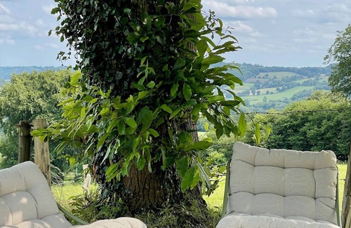 Perriers-en-Beauficel Cottage | Gîte Les Aumônes