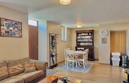 Perriers-en-Beauficel Cottage | Gîte Les Aumônes