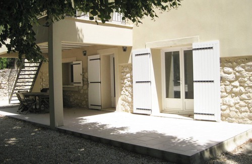 Orgon Cottage | Gîte mas la Mounine (ground floor)