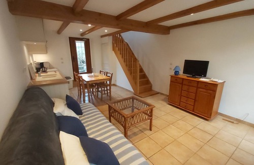 Calorguen Cottage | Gîte-Pointe du Grouin-Ensuite with Bath-Park view