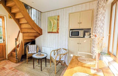 Sable-sur-Sarthe House | Gîte rénové au bord de la Sarthe, calme et parking privé - FR-1-410-460