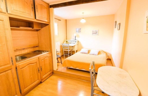 Sable-sur-Sarthe House | Gîte Sablé-sur-Sarthe, 1 pièce, 2 personnes - FR-1-410-351