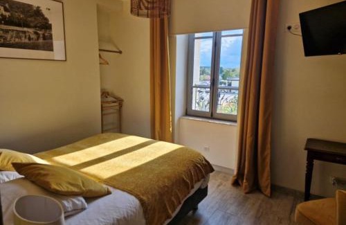Briare Bed & Breakfast | Gîte spacieux à Briare avec terrasse, idéale pour familles et séminaires, animaux acceptés. - FR-1-590-371