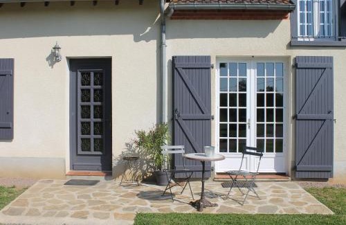 Sarzay House | Gîte spacieux en pleine nature avec grand jardin, activités extérieures, proche sites historiques et commerces - FR-1-591-185
