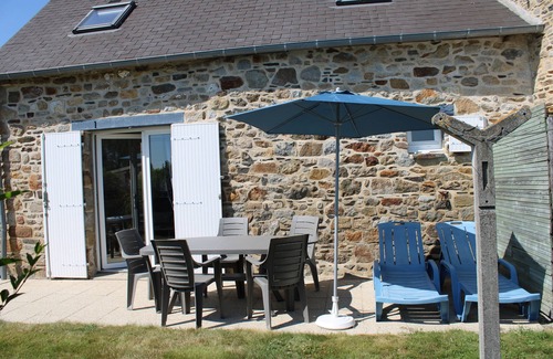 La Fresnais House | Gîte TI GLAS-Gîte in renovated farmhouse in Mont-St-Michel bay