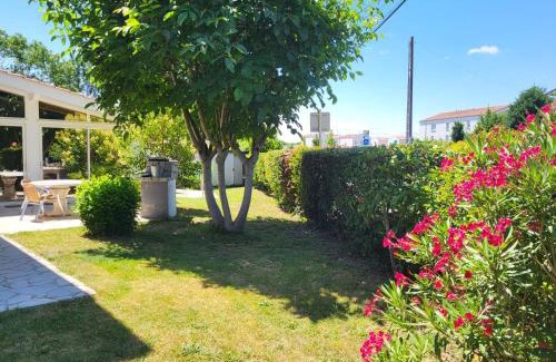 Aussonne Apartment | Gîtes pour groupe climatisé, parking, jardin proche Toulouse, Airbus, MEETT et aéroport