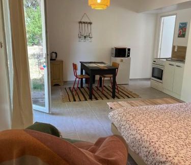 Violes House | Gîtes Violettes et Amandier