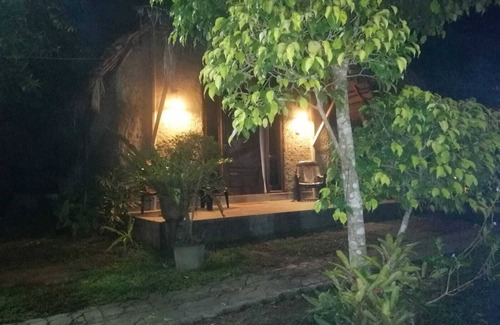 Weeraketiya Cottage | Gagees Lake View Cabana