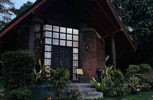 Weeraketiya Cottage | Gagees Lake View Cabana
