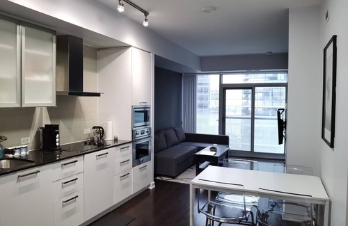 Thornhill Condo | Galactic Empire's Lounge (Actually in Downtown Toronto near Union Station)