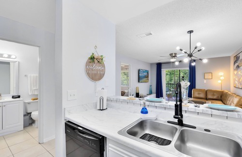Titusville Apartment | *Galaxy Getaway* *NASA*, Pool, BBQ, Gym, Arcade