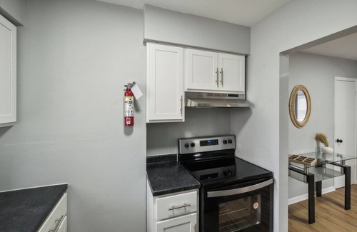 New Castle Apartment | Galloway 6 I Spacious Garden Style Retreat I Gym