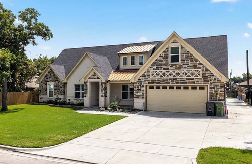 Central Arlington House | Game Day Getaway