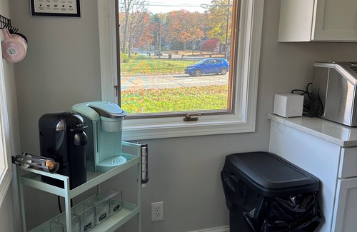 Parma House | Game On Parma with WiFi, AC and Game Room Family and Pet Friendly