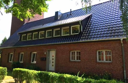 Itzehoe Apartment | Garage 1 Zimmer Apartment mit Kostenlosem Parkplatz, Zentral