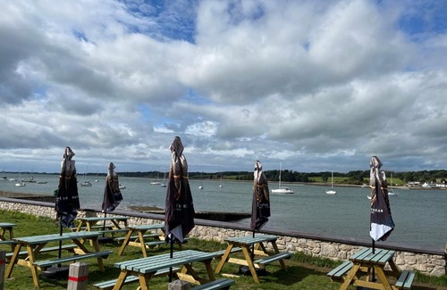 Y Felinheli Hotel | Garddfon Inn