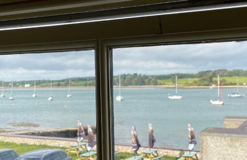 Y Felinheli Hotel | Garddfon Inn