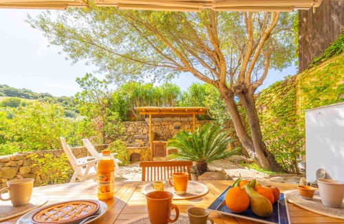 Portisco Apartment | Garden Apt - Flat with BBQ