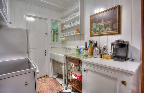 Laurel Park Cottage | Garden Cottage, 1940's Updated Vacation Cottage, Awesome Carolina Room!