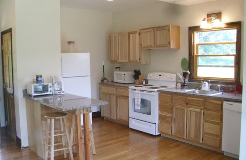 Fairview Cottage | Garden Cottage near Asheville and Blue Ridge Parkway