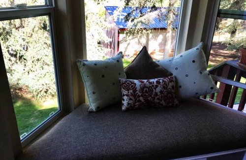 Durango House | Garden Home, private and spacious with hot tub, only 5 minutes to city center