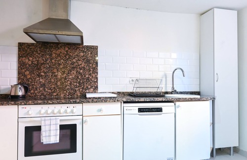 Hispanoamerica Apartment | GARDEN House Downtown MADRID CENTRO-IFEMA-AEROPUERTO. 2 ROOMS 6 PAX GARDEN