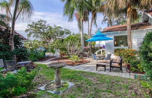 Tarpon River House | Garden House, Timeless Charm 3/2