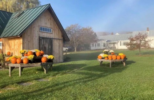 Post Mills House | Garden Retreat, Lake Fairlee, Dartmouth & Ski-way