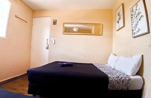 Durango House | Garden room, Paseo Durango