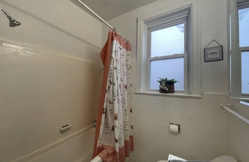 St. Louis Apartment | Garden style studio @ Forest Park & City!