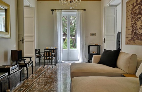 Palermo Bed & Breakfast | Garden Suite in private villa on Via Libertà