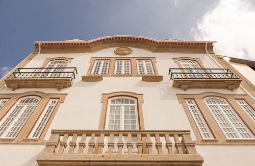 Viseu Apartment | garden view, balcony, apartment in the heart of Viseu with wifi