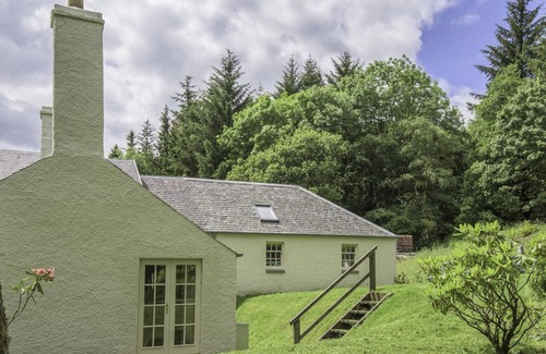Hawick Cottage | GARDENER'S COTTAGE, Hoscote Estate