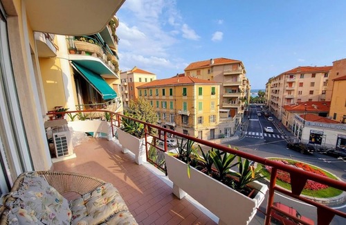 Sanremo Apartment | Garibaldi 5: two-room apartment with sea view, bright, central, 2 large terraces