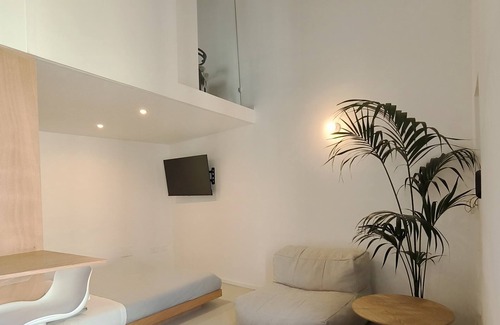 Bari City Centre House | Garitta Twelve whole house with sea view terrace in the historic center