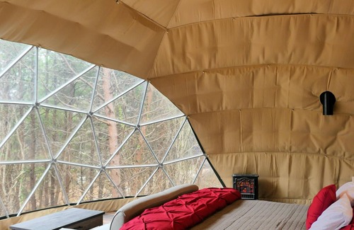 Logan Resort | Garnet Geodome by Inn & Spa at Cedar Falls