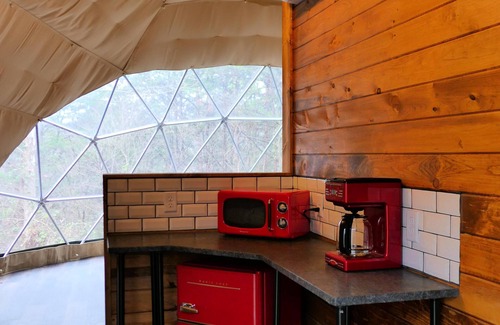 Logan Resort | Garnet Geodome by Inn & Spa at Cedar Falls