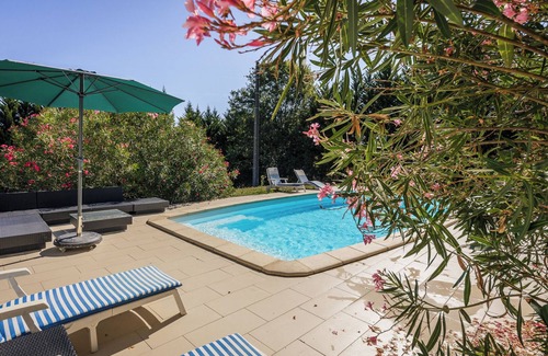 Pujols House | Garonne, modern home in the South of France with private swimming pool
