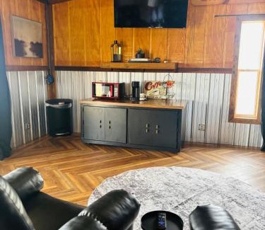 Alleene House | Garrison Airport Guest-suite