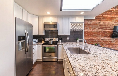 Gaslamp Quarter Apartment | Gaslamp Luxury 2BR: Queen Beds, Smart TV, AC