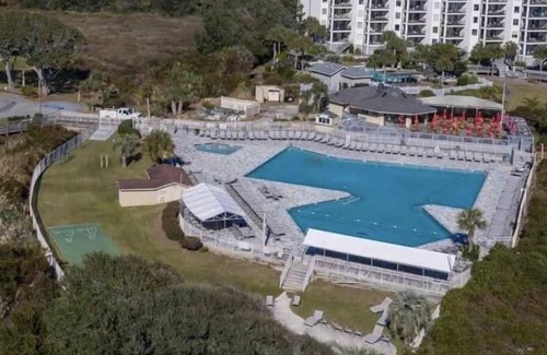 Folly Field Condo | Gated Beachfront Resort Private Beach Access Elevator 2 Pools BeachBarPickleball