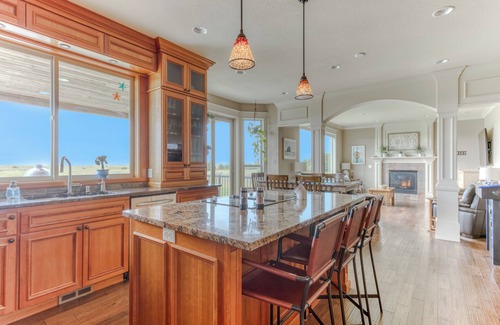 Long Beach House | Gated Community, Ocean Front, Hot Tub, WiFi 600/35