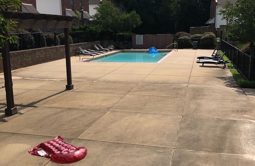 Oxford Condo | Gated Condo Community and Personal parking, Near campus, WIFI, Washer/Dryer