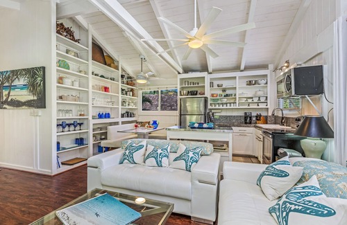 Wainiha House | Gated cottage, 3 blocks to beach, A/C Close to Tunnels. Lots of outdoor space