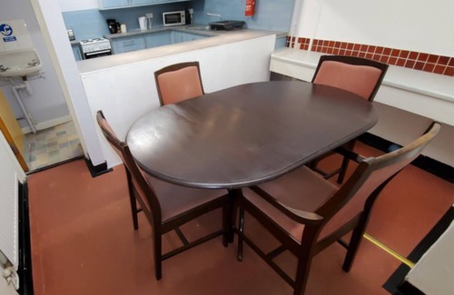 Merthyr Vale House | Gated Holiday Complex With 8mx8m Gallery, 5-side Foot/basketball Court, Firepit