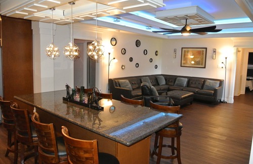 Little Woods House | Gated! Luxurious + Upscale! 5Bedrooms + 5Kings! Just Remodeled! New Furnishings!