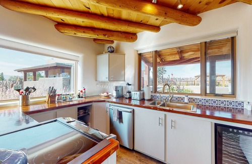 Taos House | Gated mountain-view gem with tennis, labyrinth, rooftop bar, private hot tub