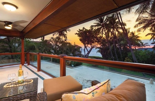 Kailua-Kona Villa | Gated Oceanfront Villa with private access to beach, heated pool & tennis court!
