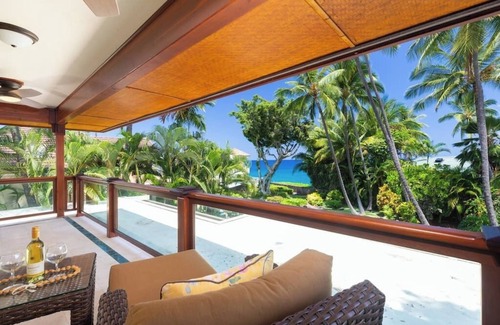 Kailua-Kona Villa | Gated Oceanfront Villa with private access to beach, heated pool & tennis court!